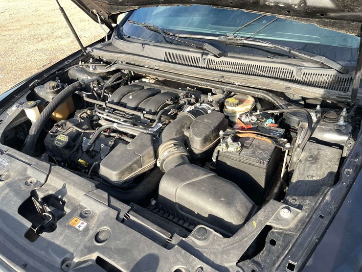 2016-ford-taurus-4-door-police-sedan-(99,841-miles)-image-7