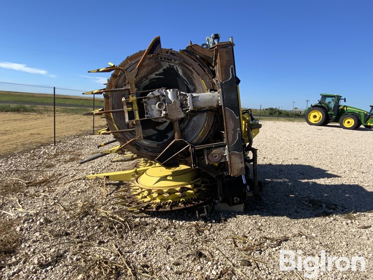 2022-john-deere-772-image-8
