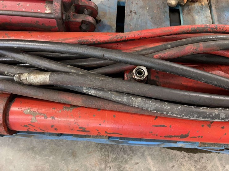 international-harvester-hydraulic-cylinders-and-parts-image-11