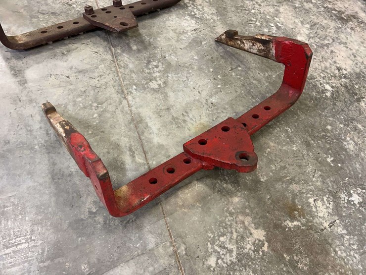(2)-international-harvester-fast-hitch-drawbars-image-2