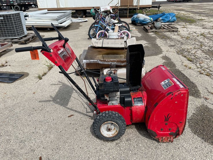 #10542-•-yard-machine-snow-blower-image-3