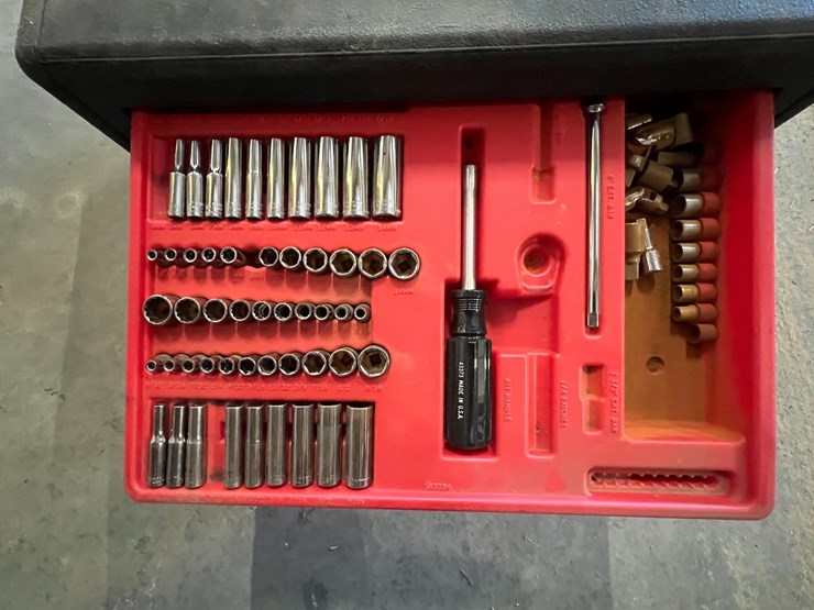 #5728-•-portable-craftsman-tool-box-with-contents-image-7