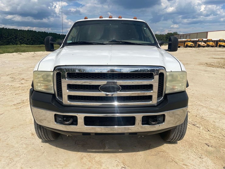 2007-ford-f550-xlt-image-5