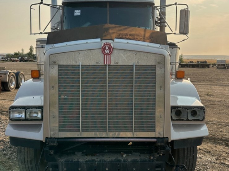 2013-kenworth-t800-image-2
