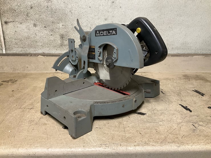 #117-•-delta-8-1/4"-compound-miter-saw-image-1