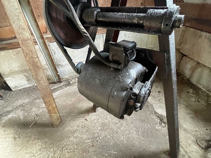 #1682-•-horizontal-metal-cutting-band-saw-image-5