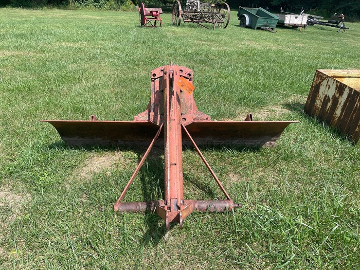 #1628-•-3-point-rear-scraper-blade-image-1