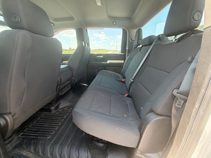 2020-chevrolet-silverado-2500-image-12