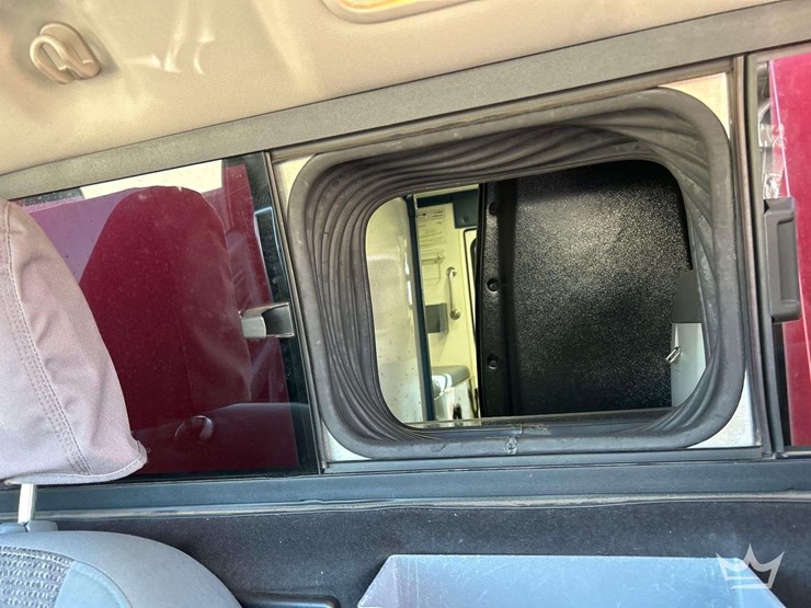 2018-dodge-3500-image-21