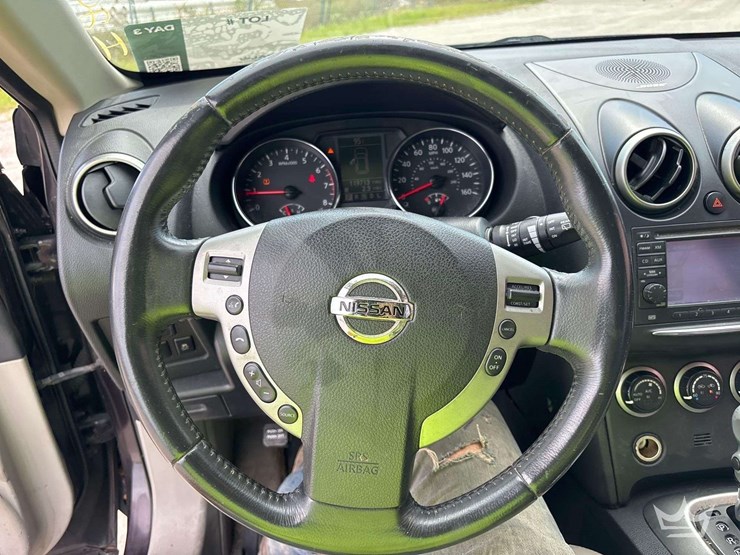 2011-nissan-rogue-image-13