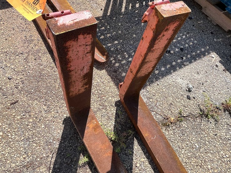 #9011-•-pair-of-forklift-forks-(shed)-image-4