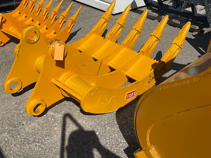 caterpillar-320-image-5