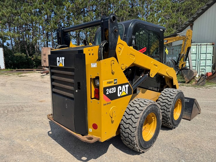 caterpillar-242d-image-5