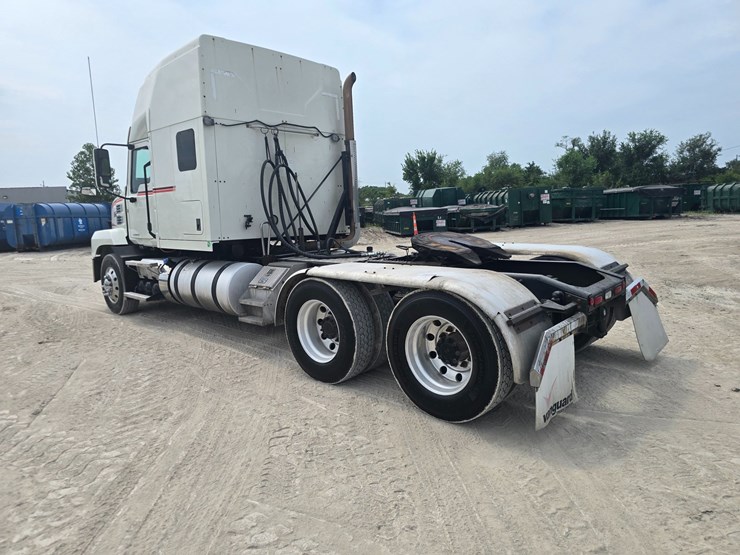#25251-•-2020-mack-anthem-semi-sleeper-truck-image-8
