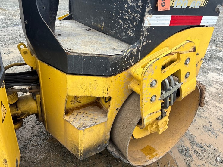 2011-bomag-bw120ad-4-image-11