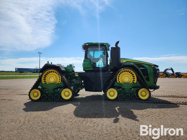 2025-john-deere-9rx-710-image-4