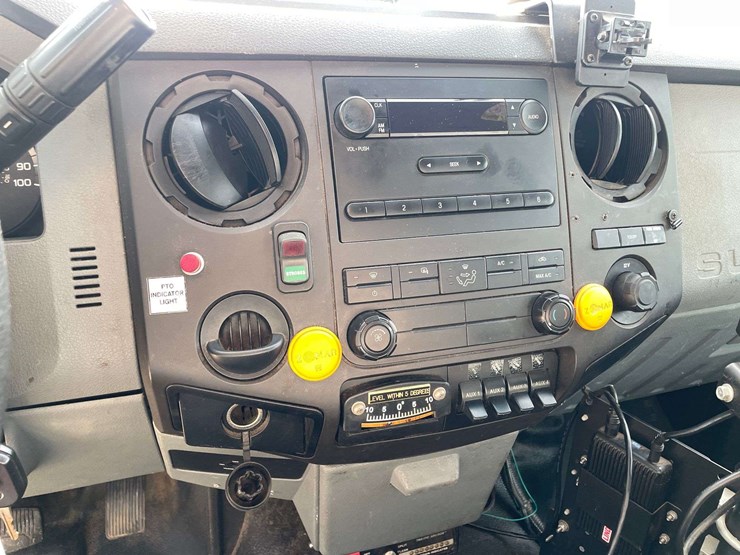 2012-ford-f550-image-13