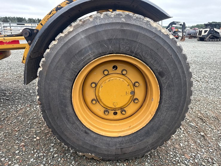 caterpillar-160m-awd-image-129