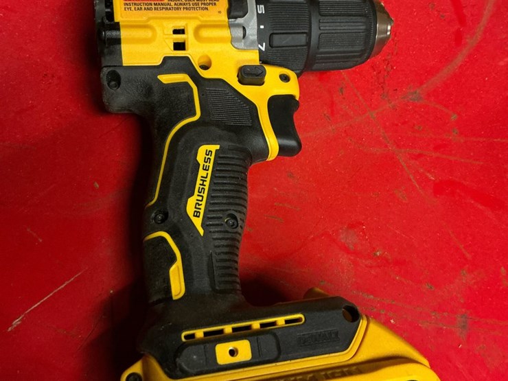 #100-•-dewalt-20v-max-brushless-power-tool-lot-with-batteries-&-ryobi-bit-set-image-6