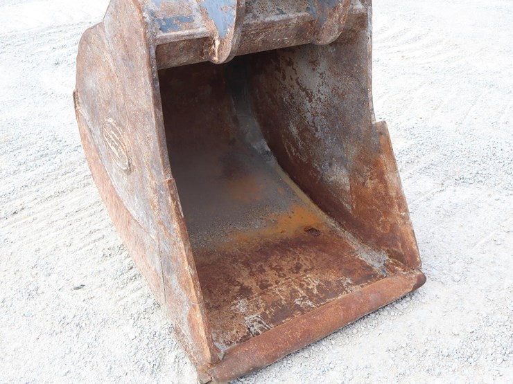 2014-deere-160g-lc-image-21