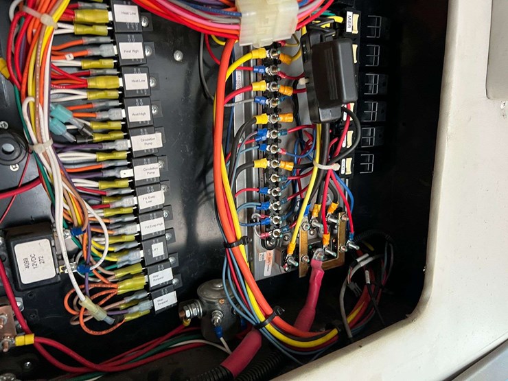 2013-ford-f550-image-55