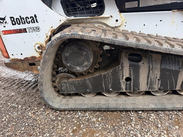 2012-bobcat-t750-image-12