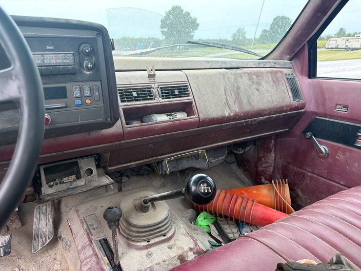 #255-•-1990-gmc-sierra-sl-flatbed-truck-image-18