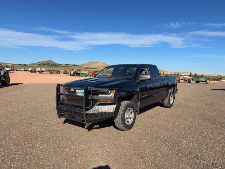 2019-chevrolet-silverado-1500-image-1