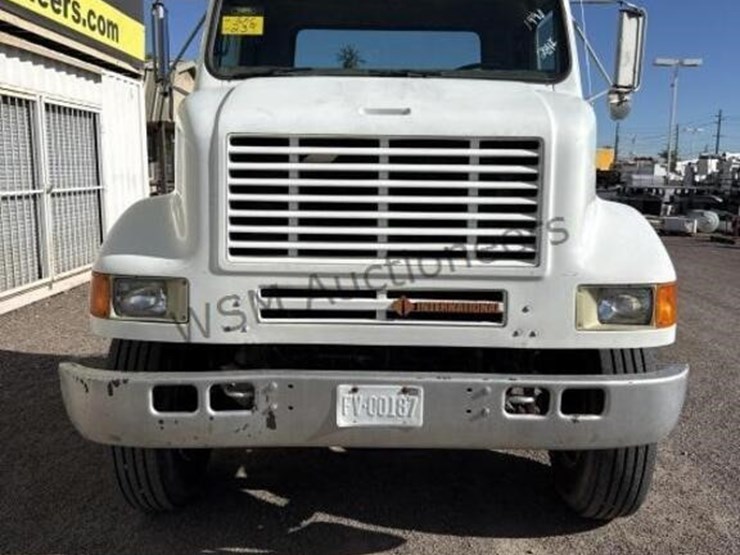 1990-international-7100-image-3