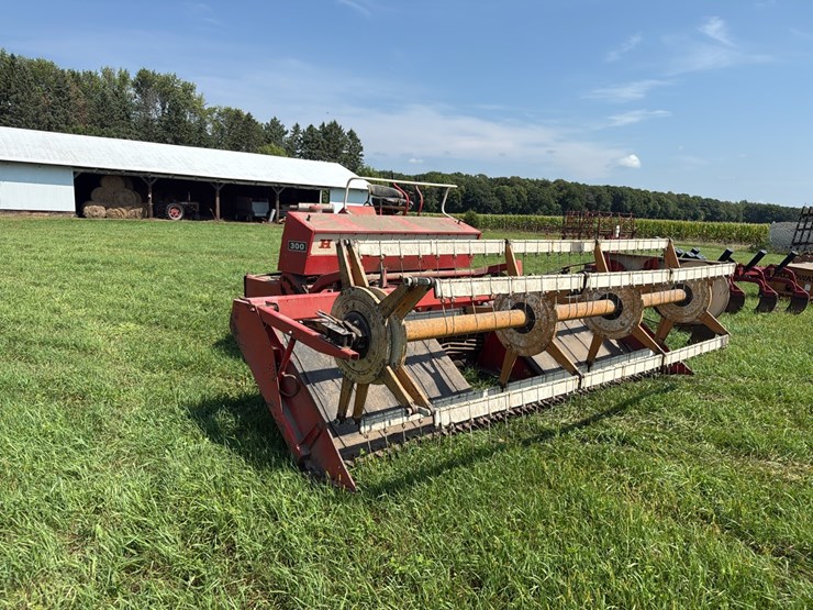 hesston-300-image-1