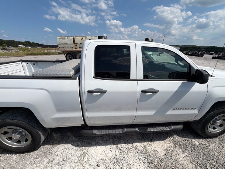 2018-chevrolet-silverado-1500-image-9