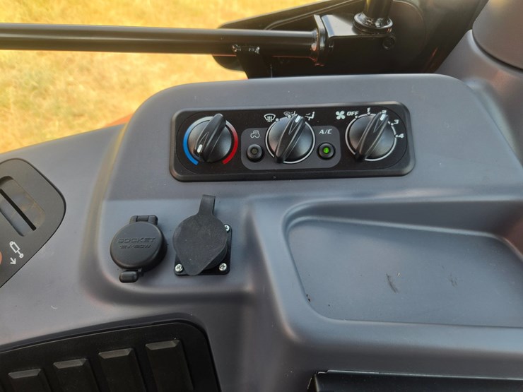 kubota-m6-111-image-44