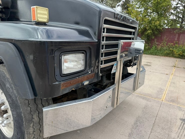 1995-mack-rd688s-image-34