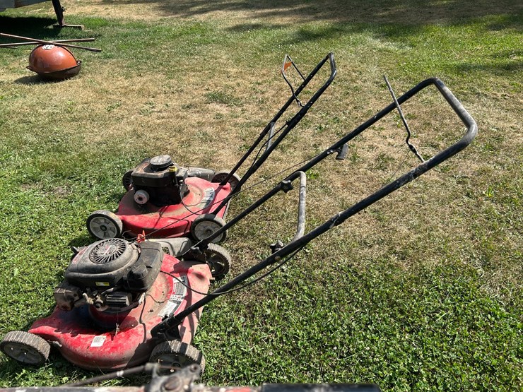 #6263-•-(2)-push-mowers-image-3