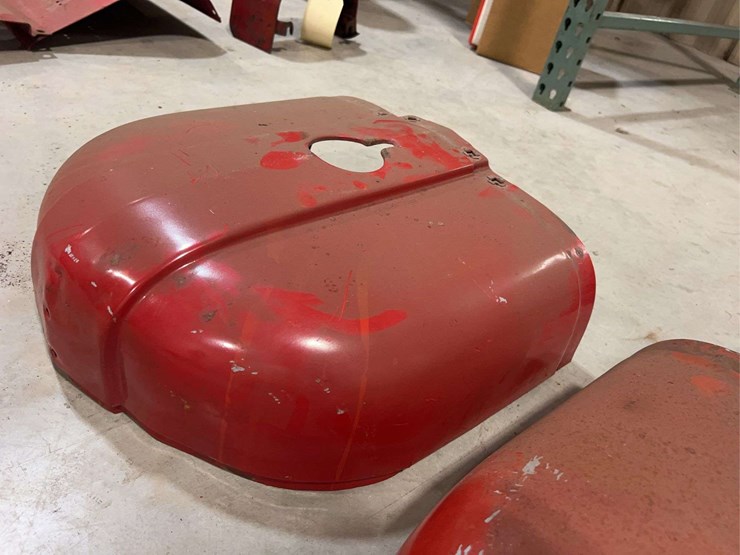 (2)-grilles-and-nose-pieces-for-a-300-or-350-farmall-tractors-image-16
