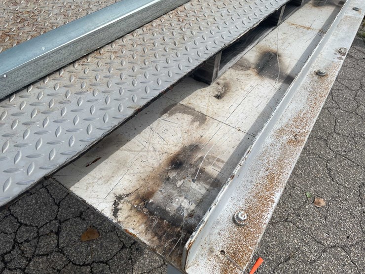 #10638-•-steel-table-and-contents-image-6