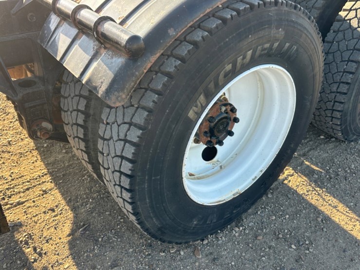 2012-kenworth-t800-image-14