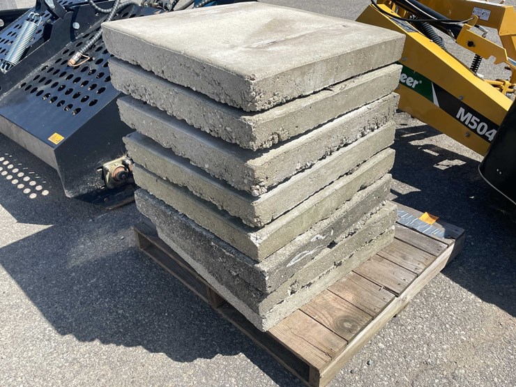 #9105-•-(8)-concrete-pavers-(o7)-image-4