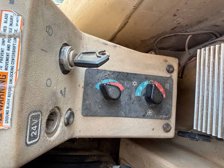 1999-caterpillar-163h-vhp-image-51