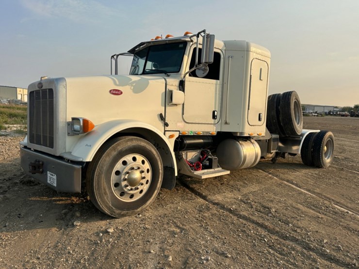 2013-peterbilt-367-image-1