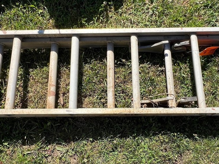 #5742-•-16'-aluminum-extension-ladder-image-1