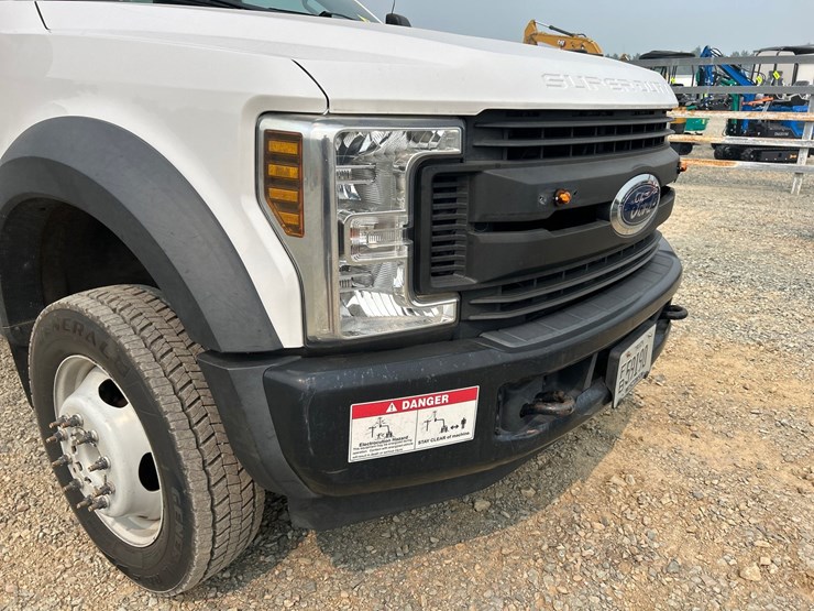 2019-ford-f550-image-11