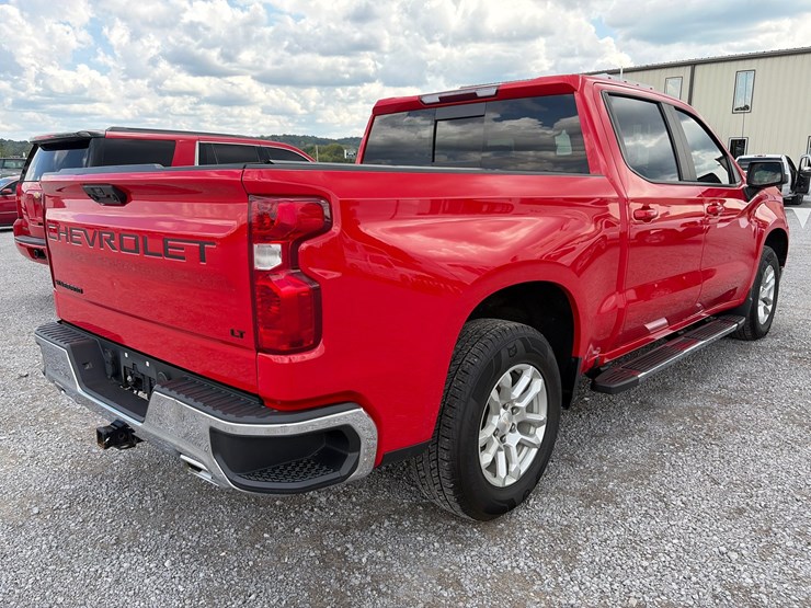 2023-chevrolet-silverado-1500-lt-image-7