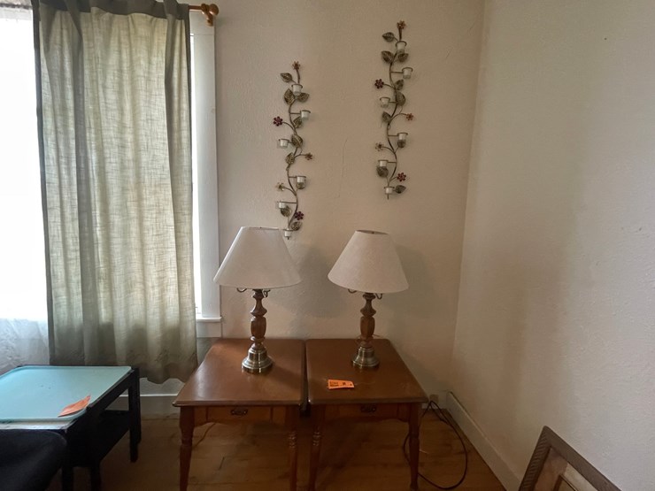 #6244-•-(2)-end-tables-and-lamps-image-1