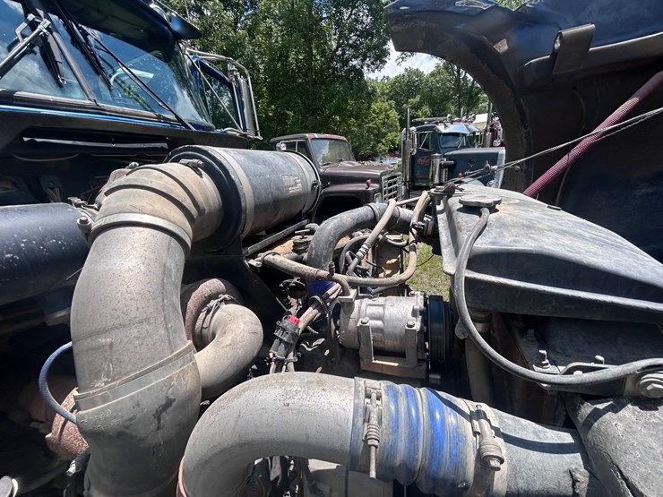 2005-kenworth-t800-image-46