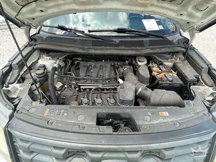 2016-ford-explorer-image-7