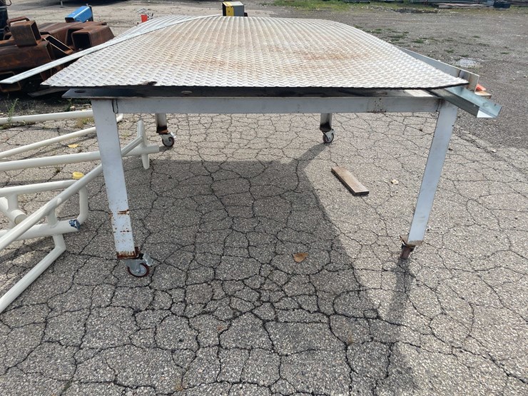 #10638-•-steel-table-and-contents-image-4