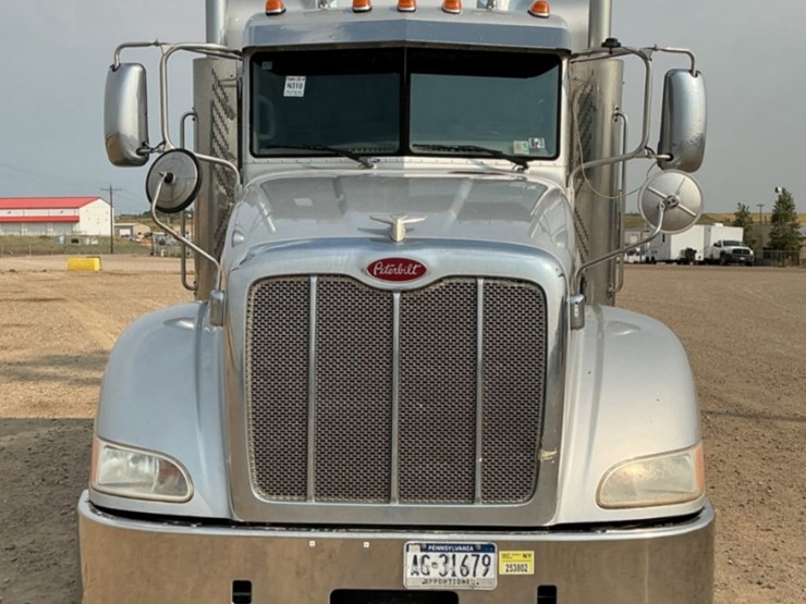 2012-peterbilt-386-image-2