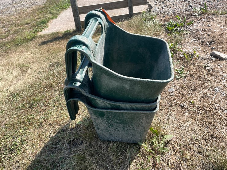 #6232-•-(3)-feed-buckets-image-3