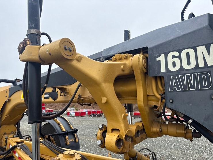 caterpillar-160m-awd-image-95